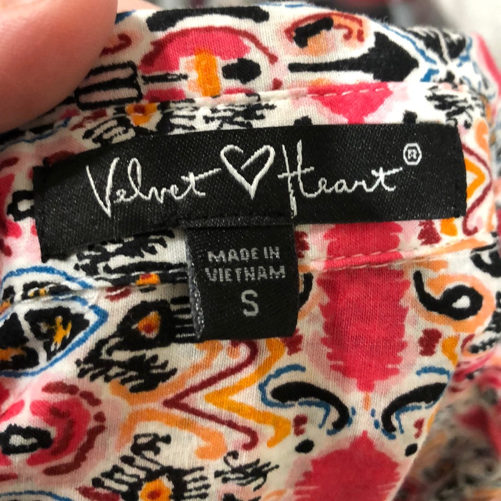 Velvet Heart Button-Up Shirt - Picture 6 of 6